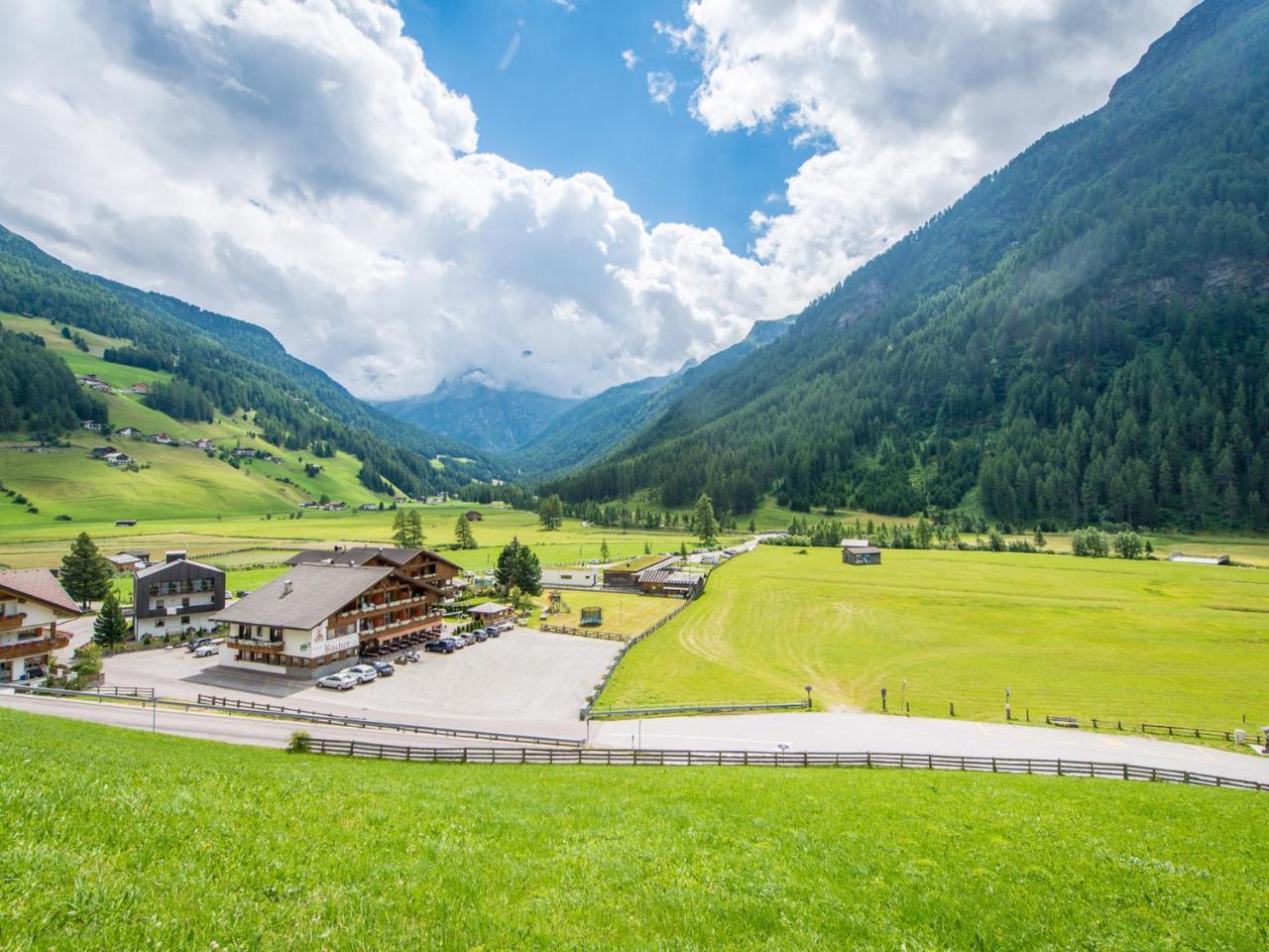 Hotel Bacher Рива-ди-Турес Экстерьер фото